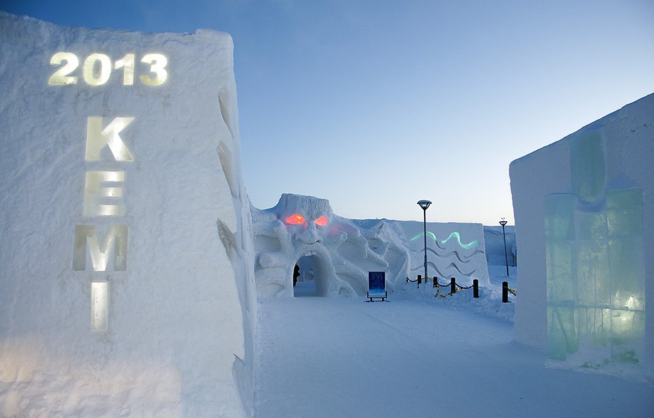 Snow rampart with a cut archway standing on a frozen shore